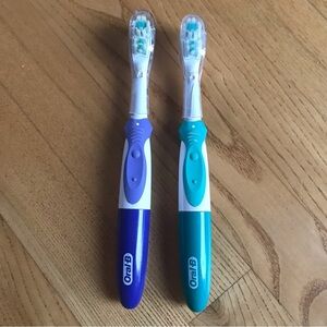 Vintage Oral-B electric toothbrush old oralb movie prop white elephant gift used
